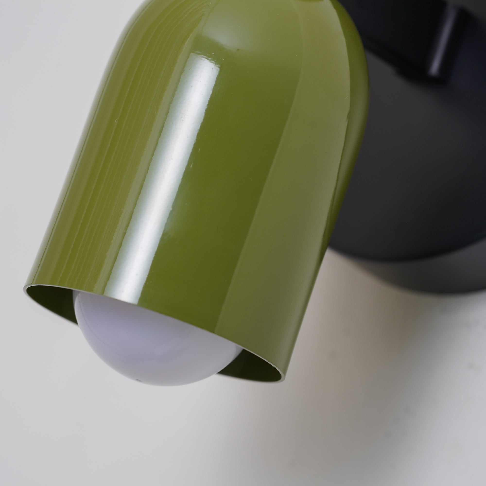Groen detail op de Couleur wandlamp