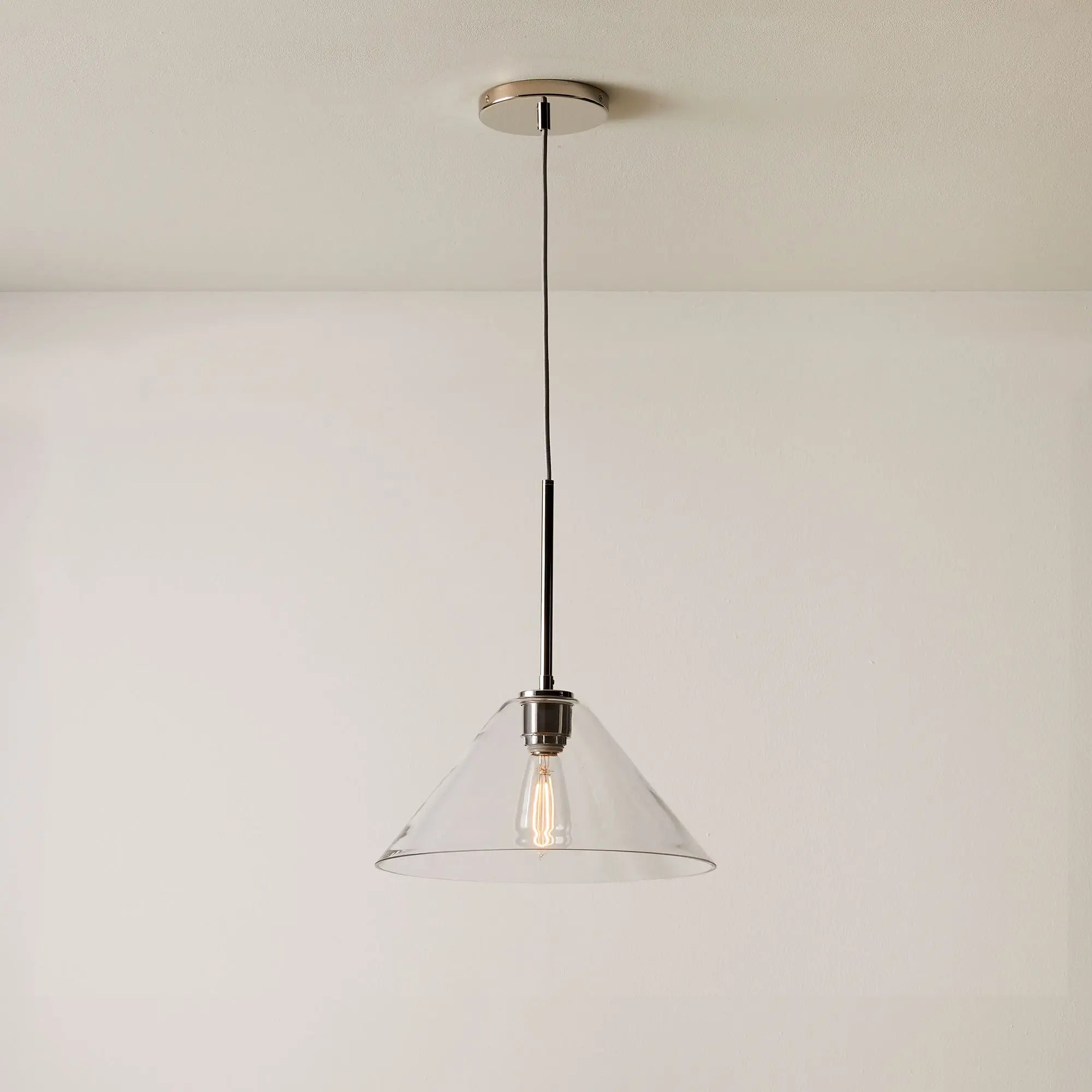 Lámpara colgante moderna de cristal cónico Sorelleku11.webp__PID:e1f9954c-e131-4227-857e-f4ce632a4880