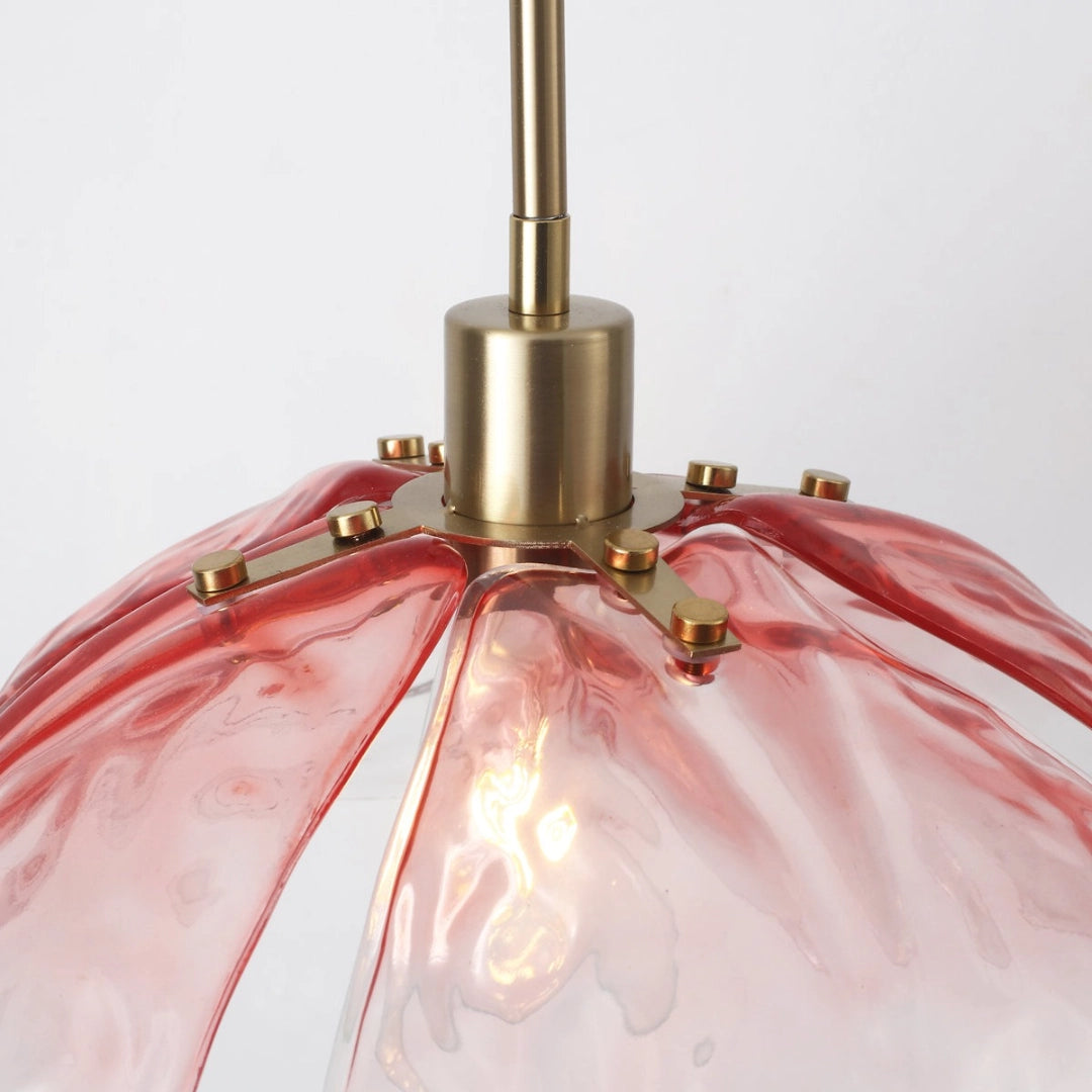 Flora Modern hamrad kronbladstaklampa i glas detalj1.webp__PID:02a074ec-0265-4595-bf64-cf779f59a5cf