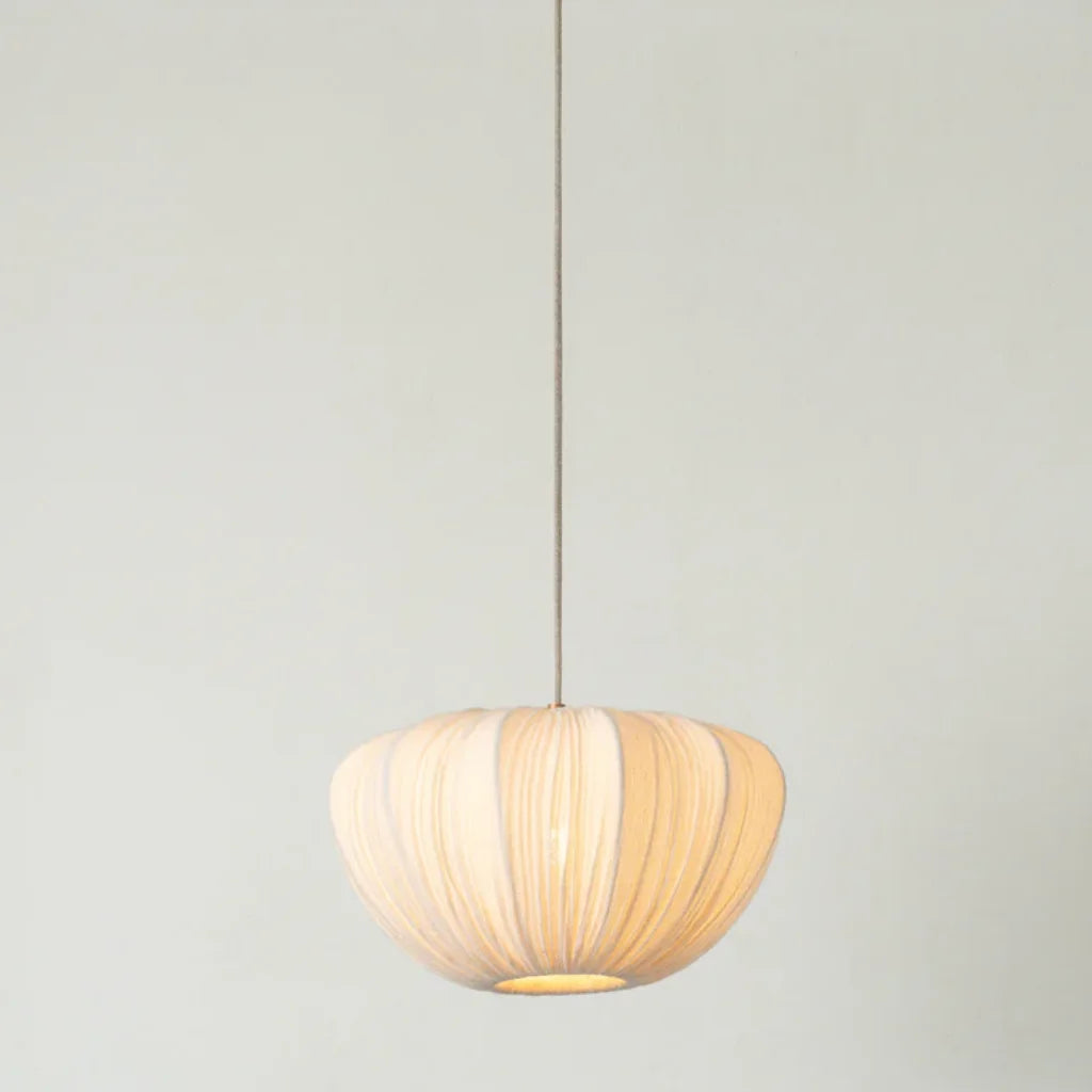 Lampada a sospensione minimalista in lino Ingrid (4).webp__PID:d2175857-eec9-43f3-9ccb-10bc4b699e57