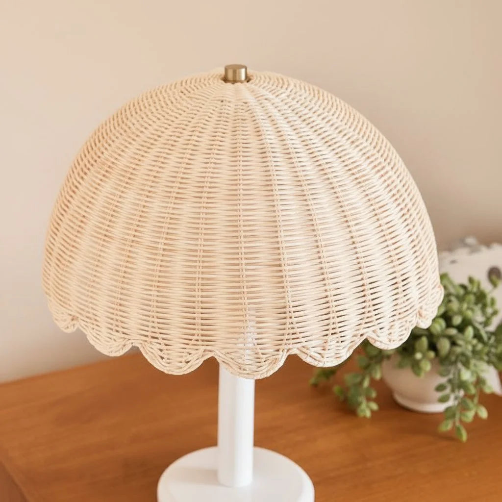 Lampada da tavolo Victoria Cozy Rattan Bubble per bambini 2.webp__PID:9a36b0e6-f47c-4f99-862e-2bddc4b6bbf9