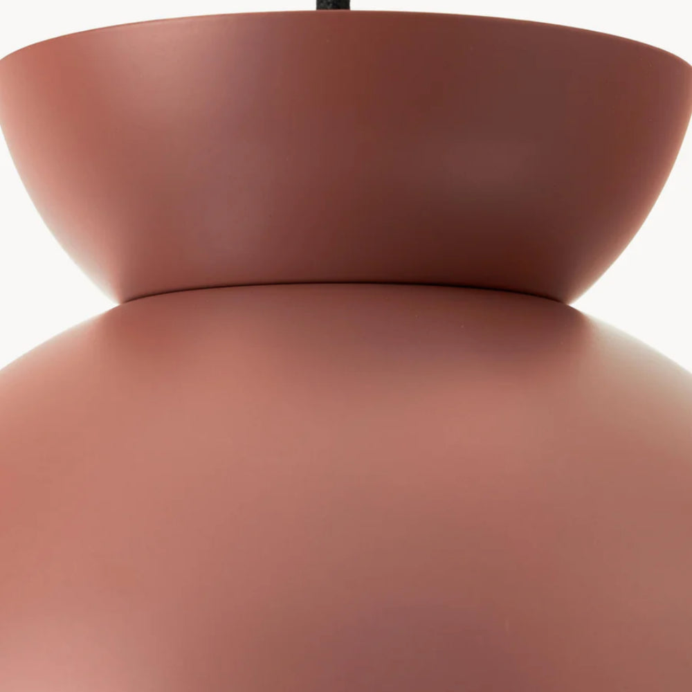 Lampada a sospensione a mezza cupola minimalista in metallo Zosia8.webp__PID:cab5ebd6-e815-4f1d-8f6a-c678c26a2c3f