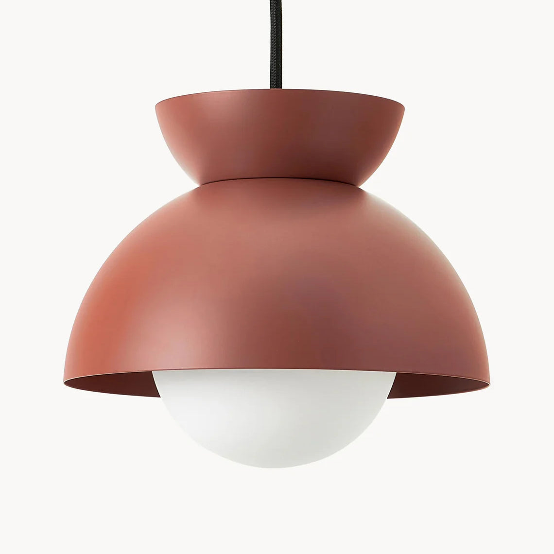 Lampada a sospensione a mezza cupola minimalista in metallo Zosia1.webp__PID:6d271b16-0e16-4661-a9b1-c04f42ac20f7