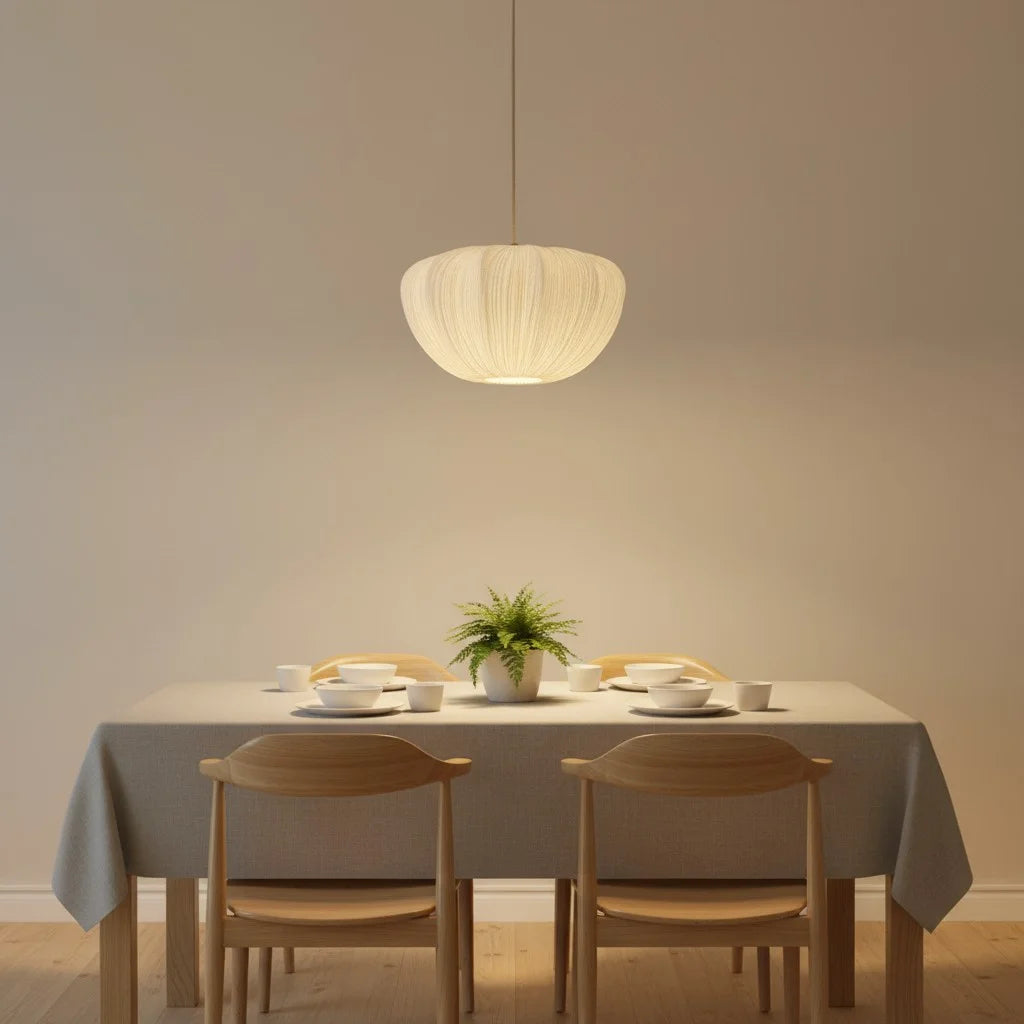 Lampada a sospensione minimalista in lino Ingrid (13).webp__PID:1b3c78a2-ca0e-412c-982c-925120bd623e