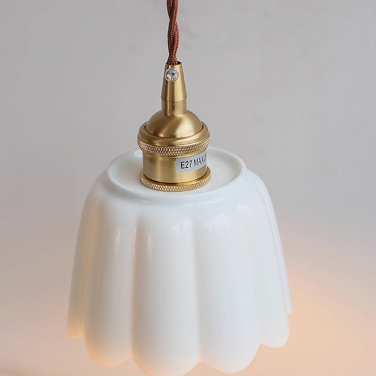 Lampada a sospensione moderna in ceramica Aminah21.webp__PID:2621fca9-559d-4f27-80f9-8e00f0454f4b