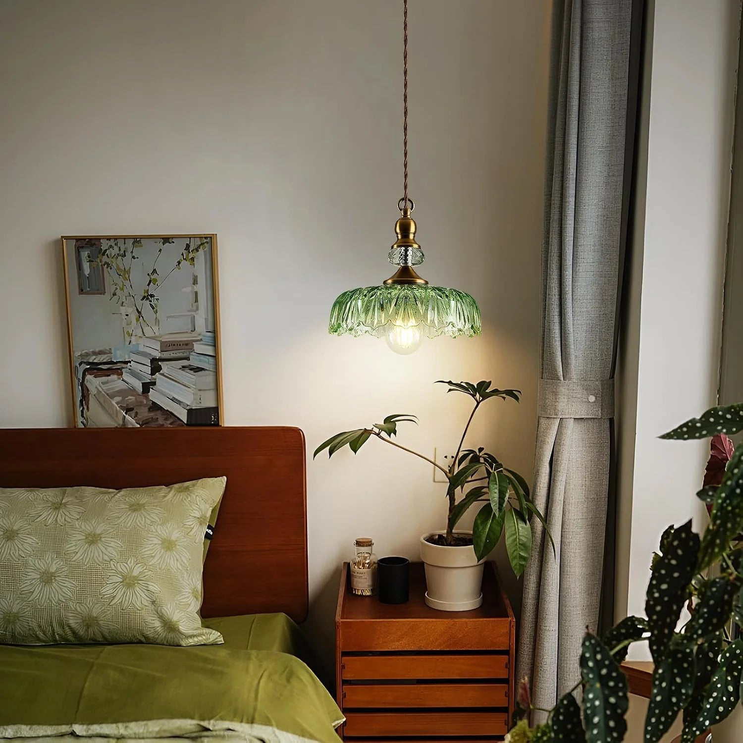 Antique-Brass-and-Glass-Flower-Pendant-Light (37).webp__PID:3b6cf7ab-c997-439f-9b1d-1e1eba1211b3