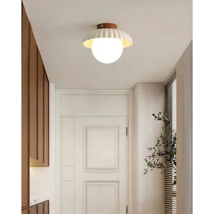 Juno Alien Cream Glass Ceiling Light3.webp__PID:a6e4a92c-5b4e-4af1-aef6-ca14f2b72326