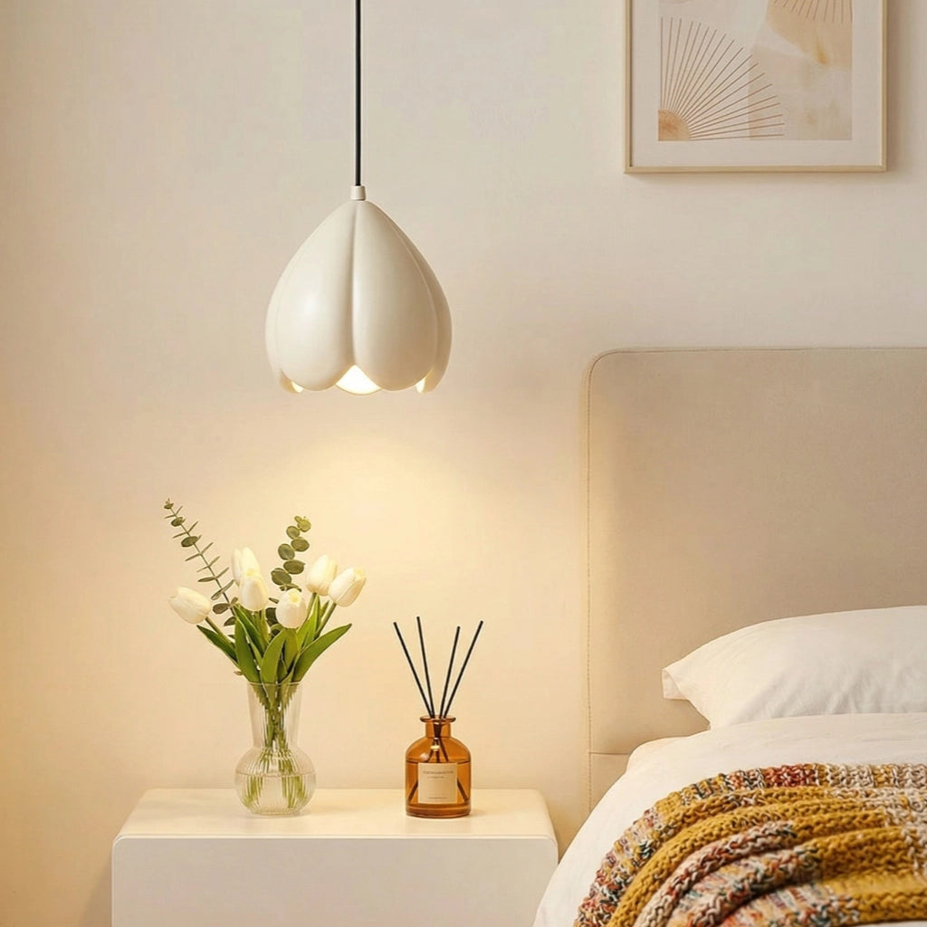 Valerius Modern Flower Bud Resin Pendant Light8.webp__PID:79d57f51-0efe-461a-bd21-25759ee9685a