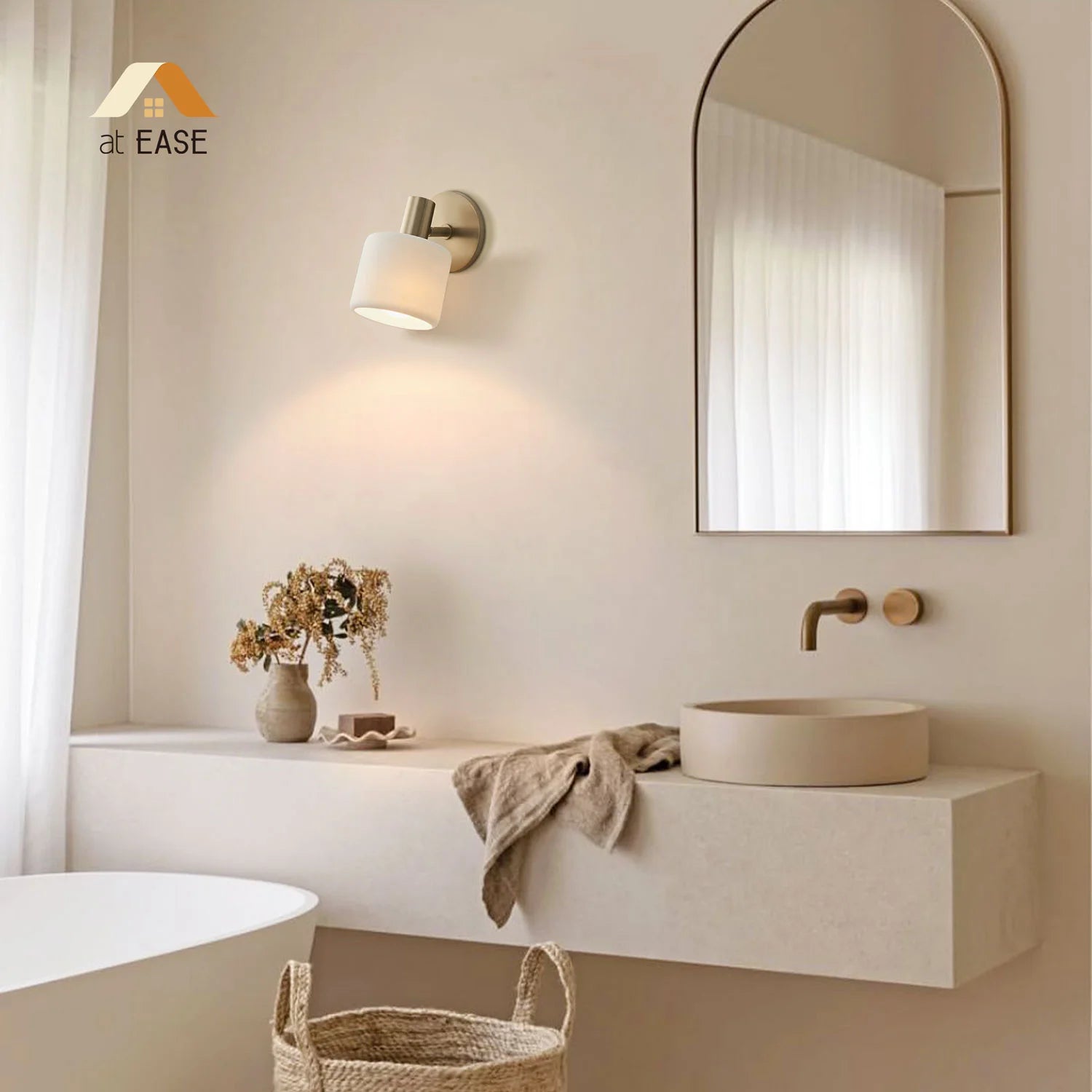 Calidora Minimalist Porcelain Wall Light 4.webp__PID:c058c571-c43c-44d2-b4b6-777d219e07bf