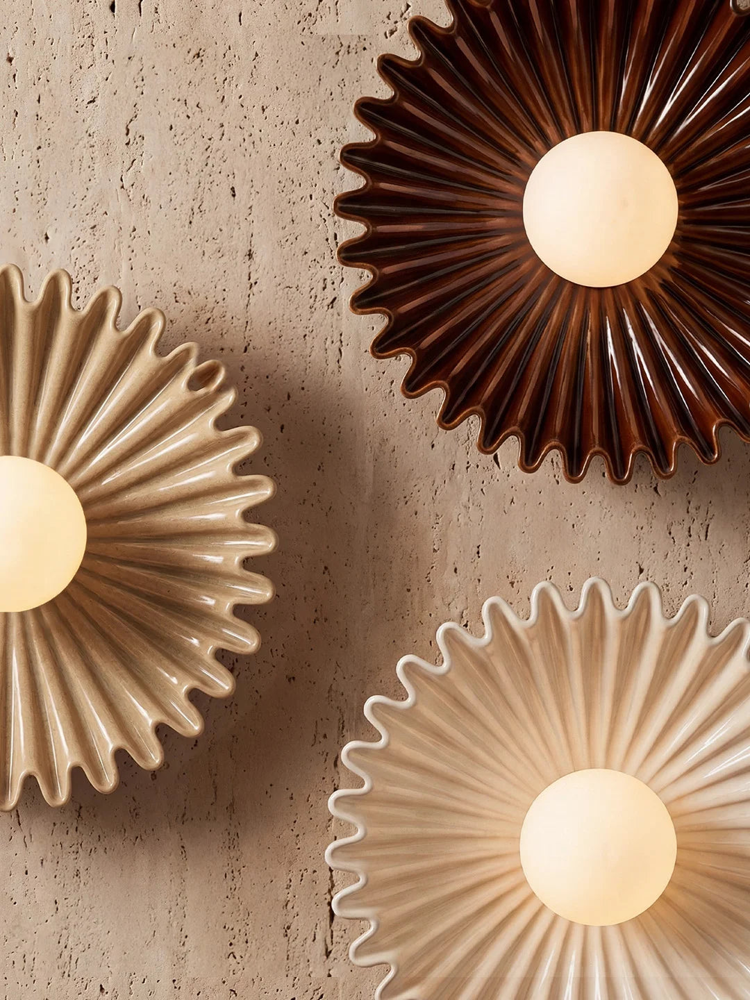 Marenys Modern Ceramic Flower Wall Light 2.webp__PID:80ebdc3f-c251-41e9-9cb0-7dfaacbe2f3b